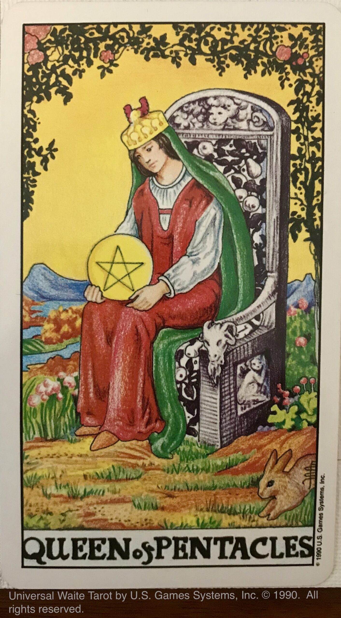 Queen of Pentacles Meaning - Tarot Card Meanings – Labyrinthos